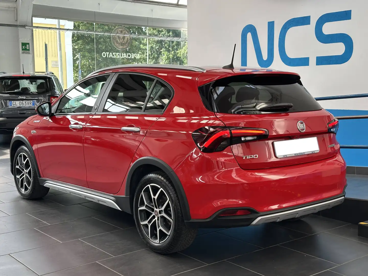 Fiat Tipo 5p. 1.5 hybrid Cross(Red) "15.900 senza vincoli" Rosso - 2