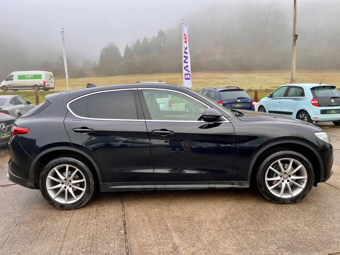 Alfa Romeo Stelvio Super Q4 Automatik Pano Leder AHK Allrad Schwarz - 2