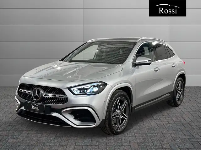 Mercedes-Benz GLA 200 d Automatic