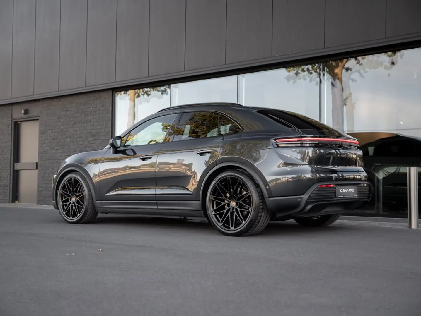 Porsche Macan 4 EV 100KW/22"RS/AIR/CHRONO/PANO/ACC/DISPL/BOSE Grijs - 2