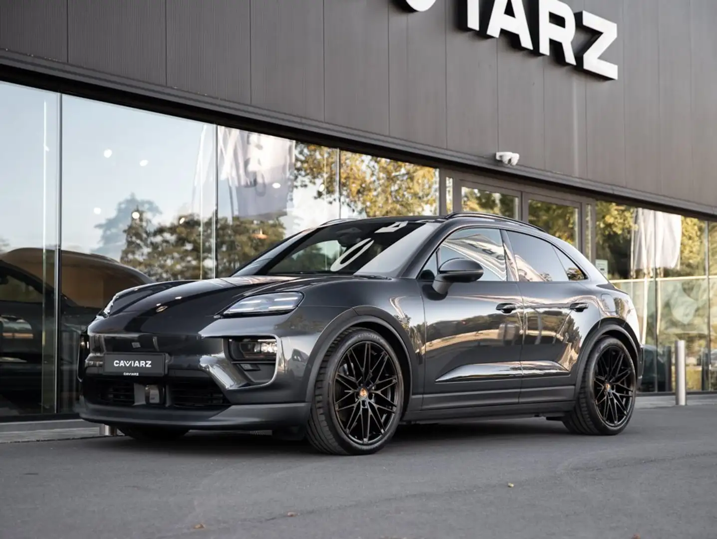 Porsche Macan 4 EV 100KW/22"RS/AIR/CHRONO/PANO/ACC/DISPL/BOSE Grijs - 1
