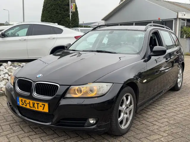 BMW 316 3-serie Touring 316i Zwart 2010 Xenon