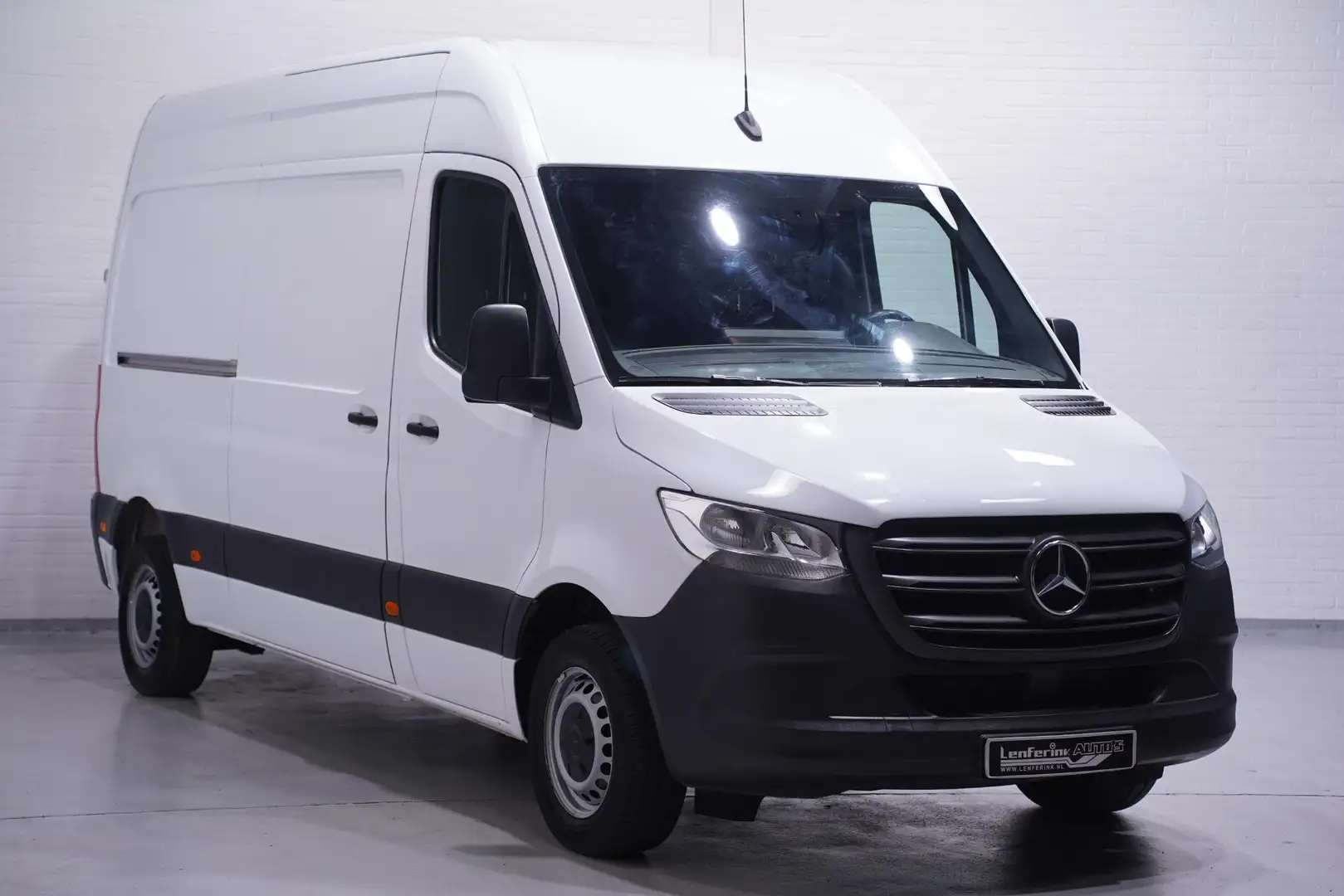 Mercedes-Benz Sprinter 211 CDI 114 pk L2H2 Laadruimte Pakket, Trekhaak 3- Blanc - 2