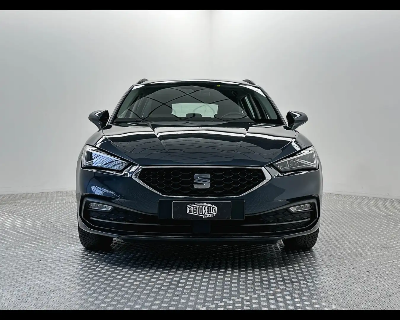 SEAT Leon Sportstourer 1.0 TSI Business Grijs - 2