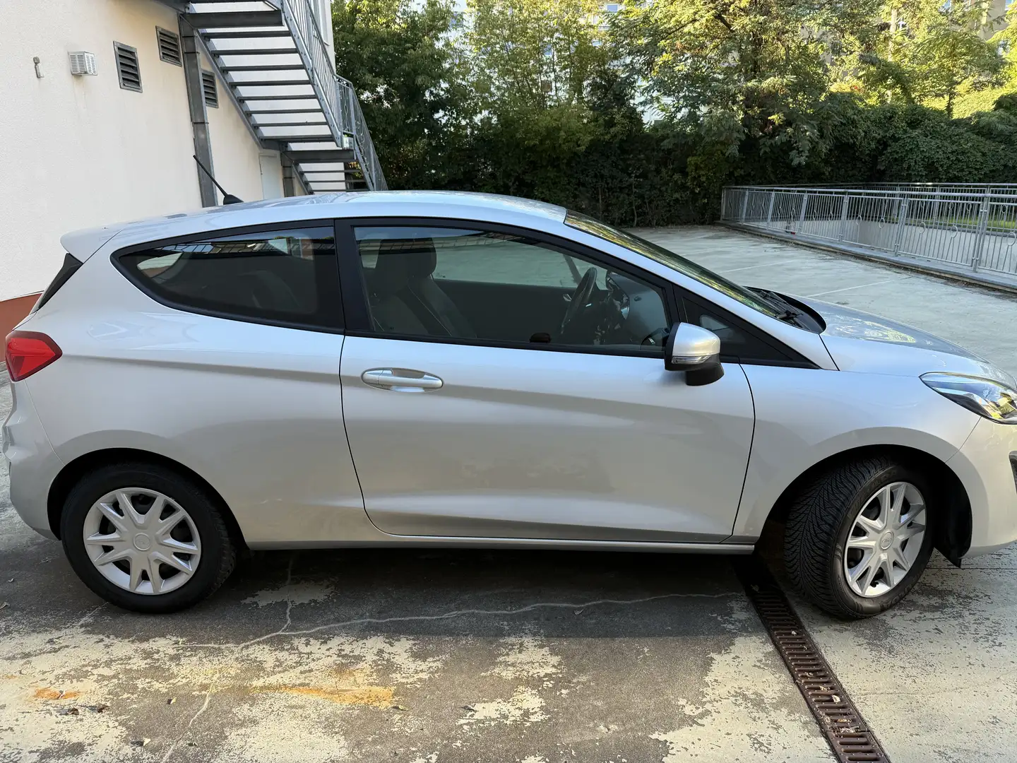 Ford Fiesta 3trg. Trend....TÜV/AU NEU und erst 17800KM.... Silber - 2