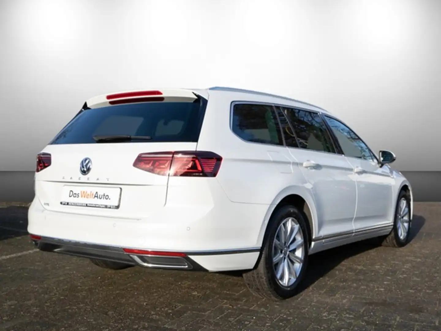 Volkswagen Passat Variant GTE Matrix Leder DCC HUD 360° Panorama Dach Weiß - 2