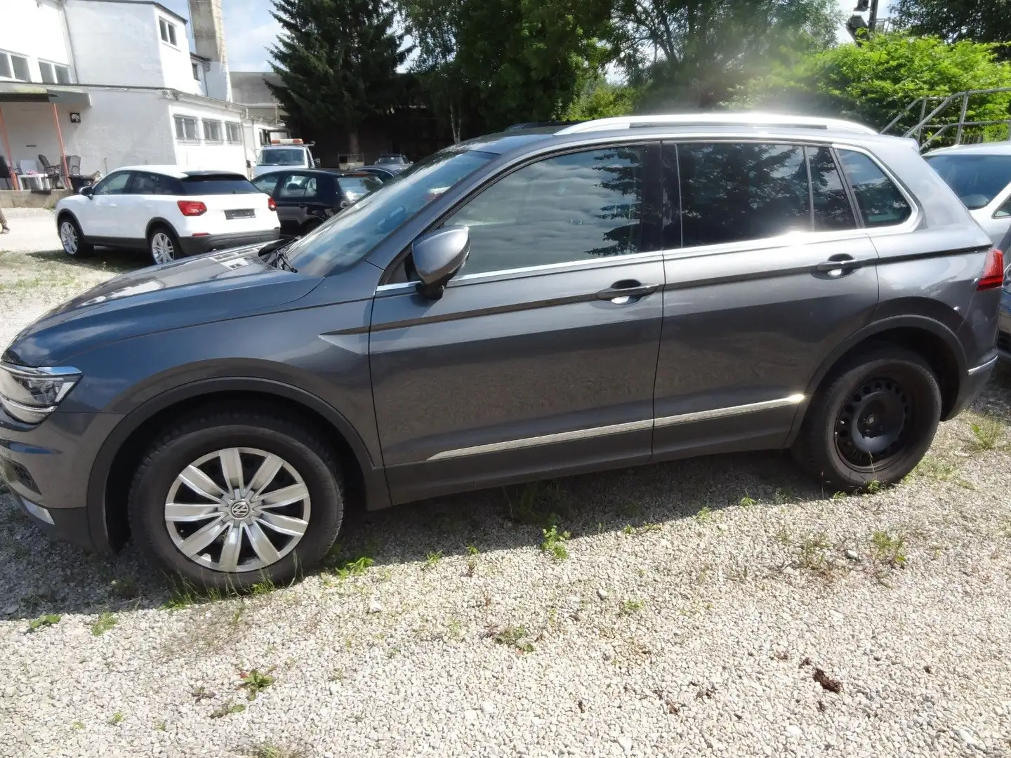 Volkswagen Tiguan Highline/4Motion/HUD/AHK/Leder/AHK/ Grau - 2