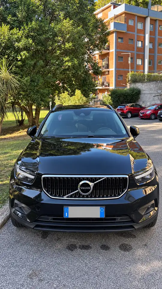 Volvo XC40 2.0 d3 Business awd geartronic — photo 1 of 15