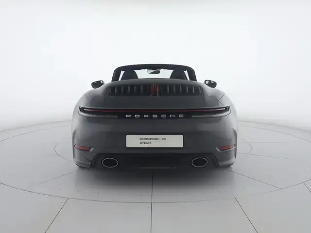 Porsche 992 view 4