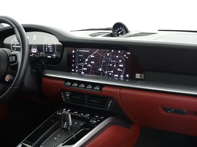 Porsche 992 view 9