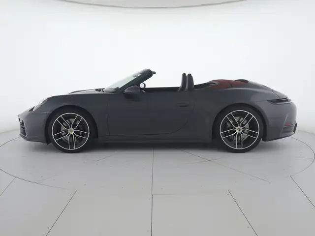 Porsche 992 view 5