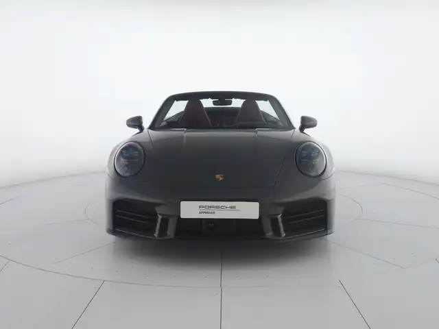 Porsche 992 view 3