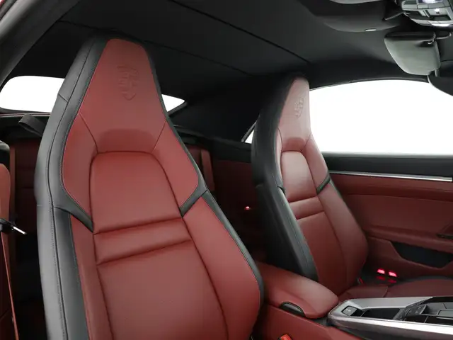 Porsche 992 view 13