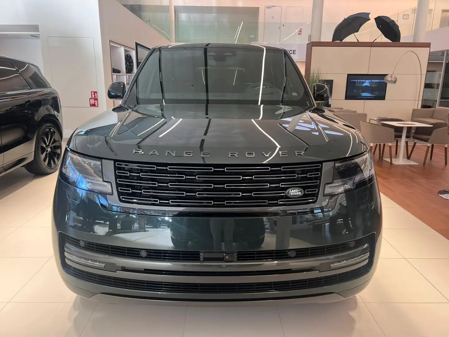 Land Rover Range Rover SWB P460E HSE Vert - 2