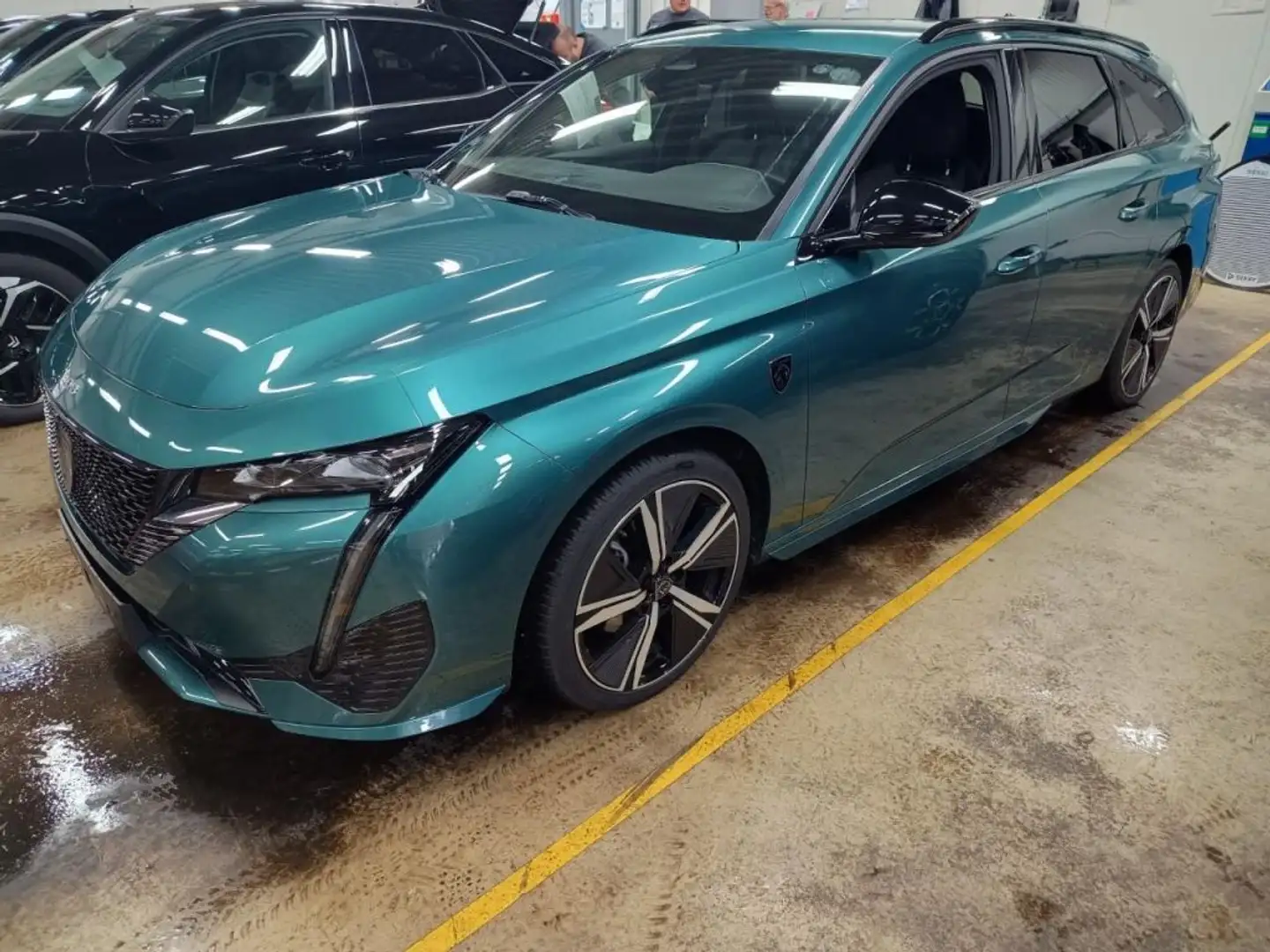 Peugeot 308 SW PureTech 130 EAT8 GT Bleu - 2