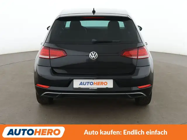 Volkswagen Golf view 5