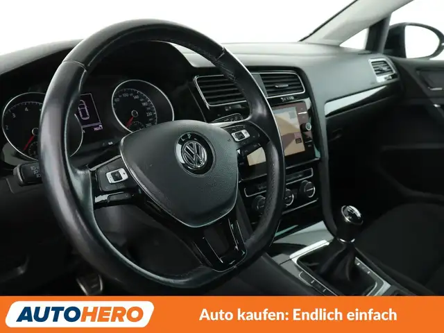 Volkswagen Golf view 11