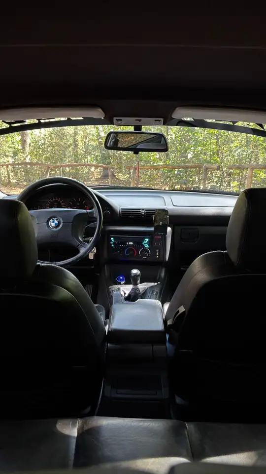 BMW 316i compact, foto 2