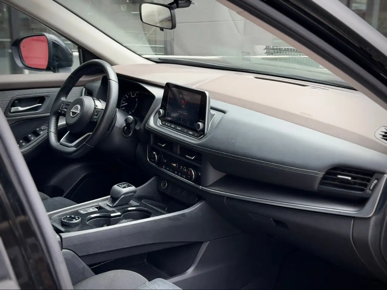 Nissan Rogue снимка Nissan Rogue