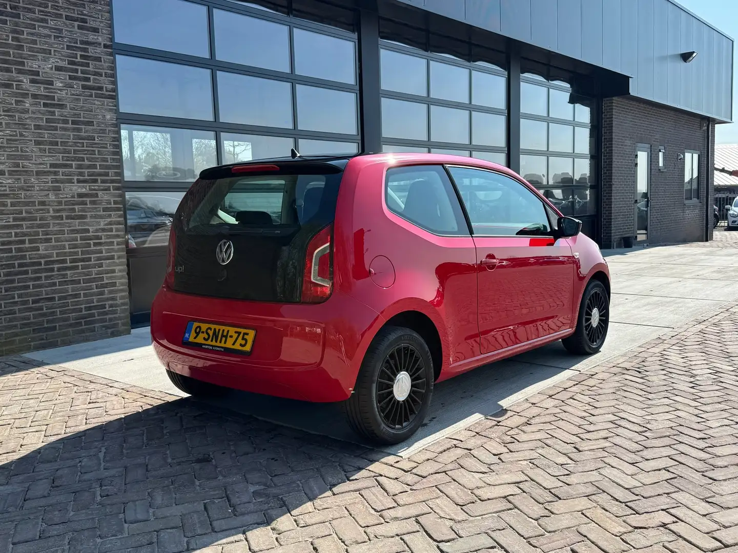 Volkswagen up! 1.0 high up! | Airco | Stoelverwarming | Rood - 2