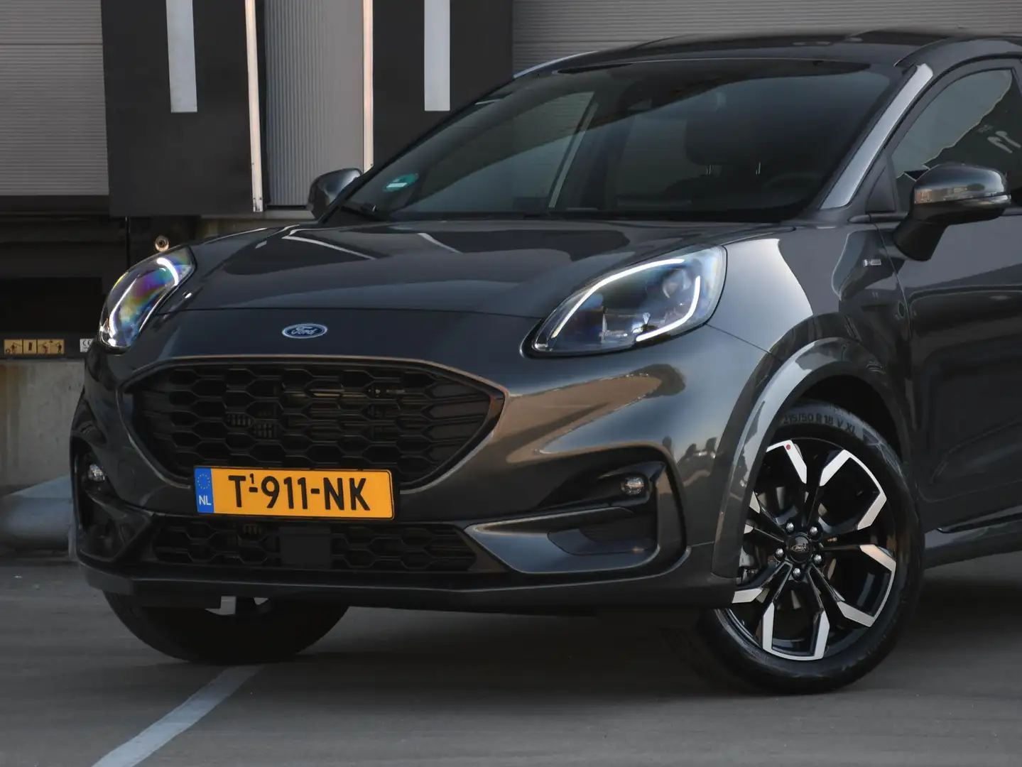 Ford Puma ST-Line X 1.0 EcoBoost Hybrid 125pk Automaat NAVI Gris - 2