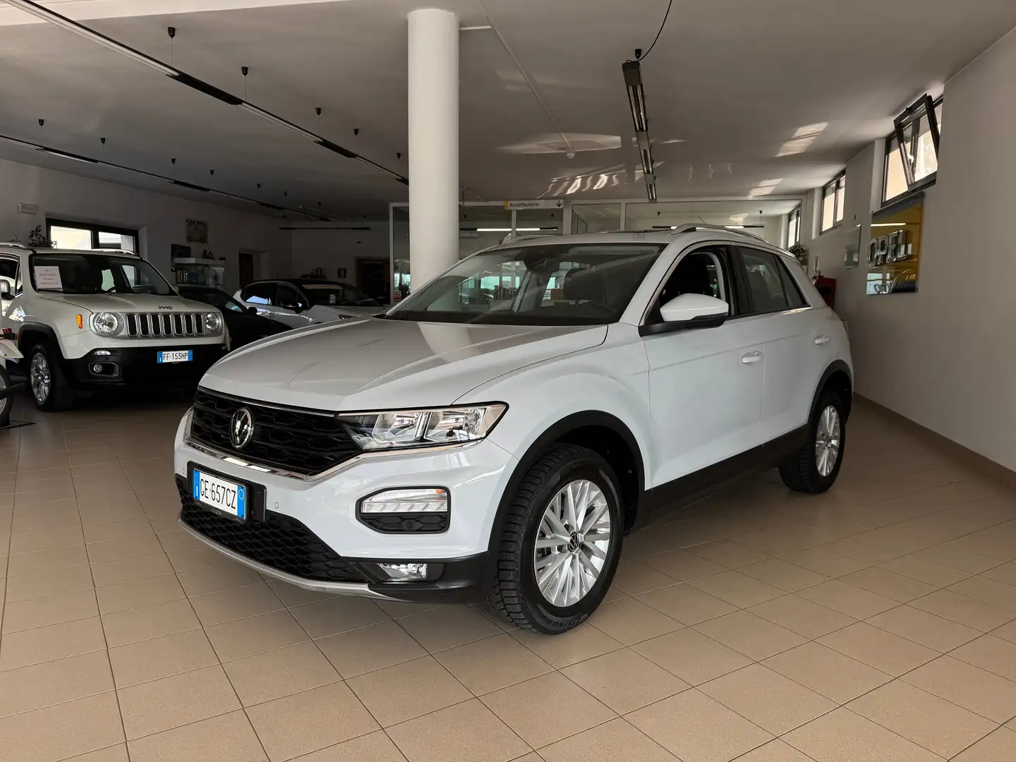 Volkswagen T-Roc 2.0cc TDI 150CV 4X4 *IVA* Blanco - 1
