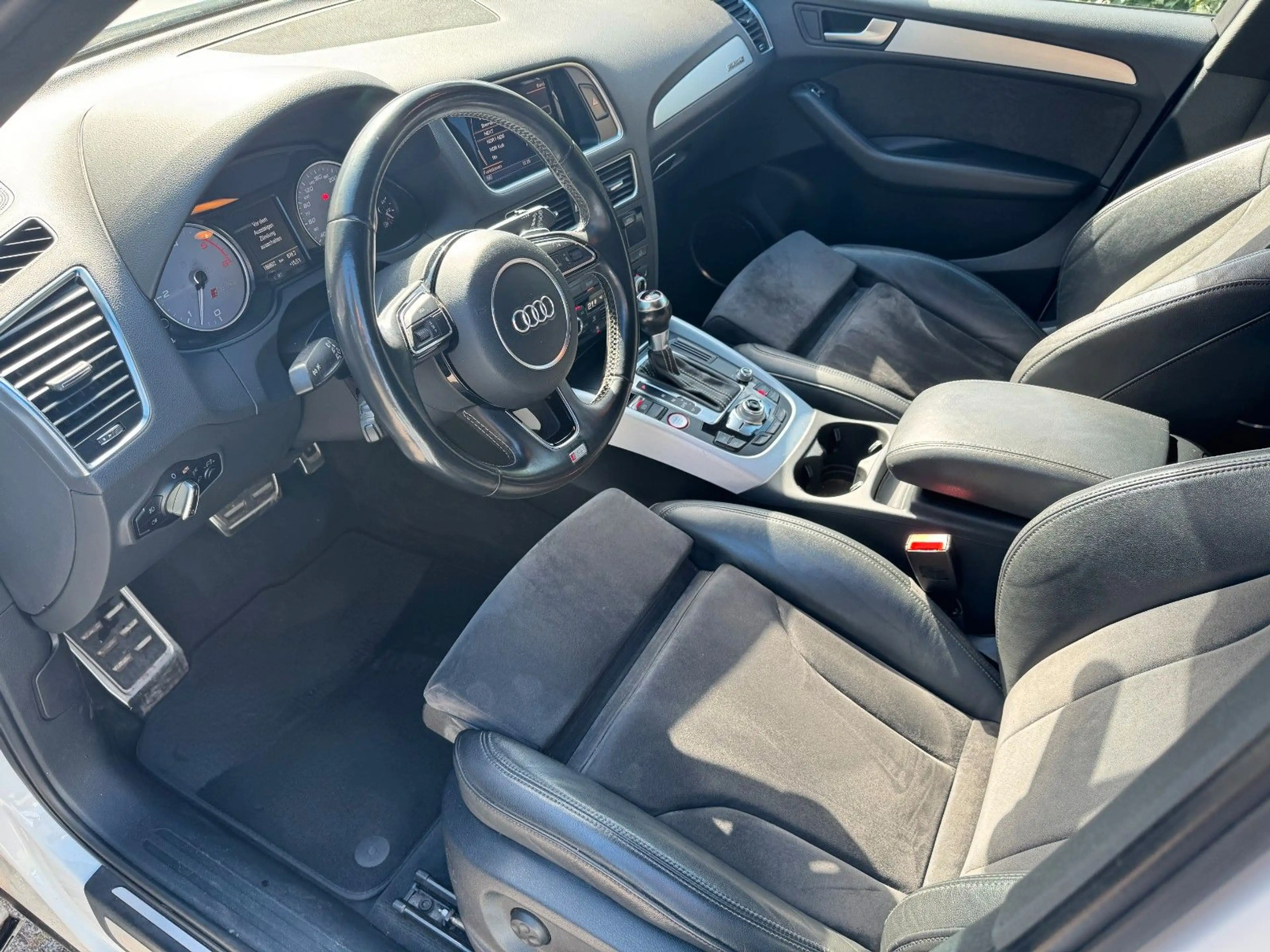 Audi SQ5 3.0 TDI competition quattro — photo 11