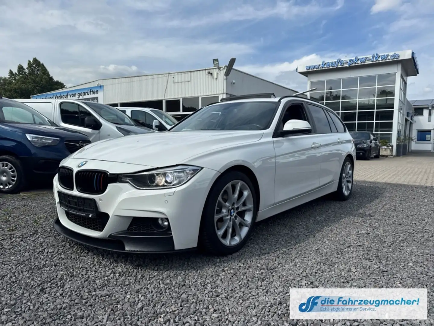 BMW 320 d Touring M Paket Optik AHK-klappbar El. Panodach White - 2