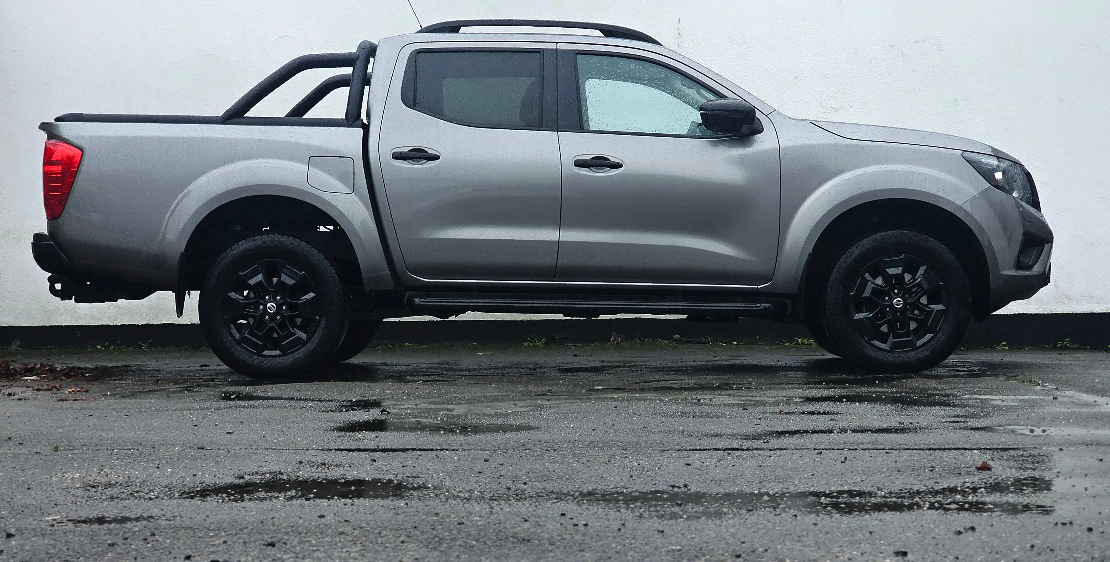 Nissan Navara Black Edition N-GUARD * 26438 EX BTW / HTVA — photo 4