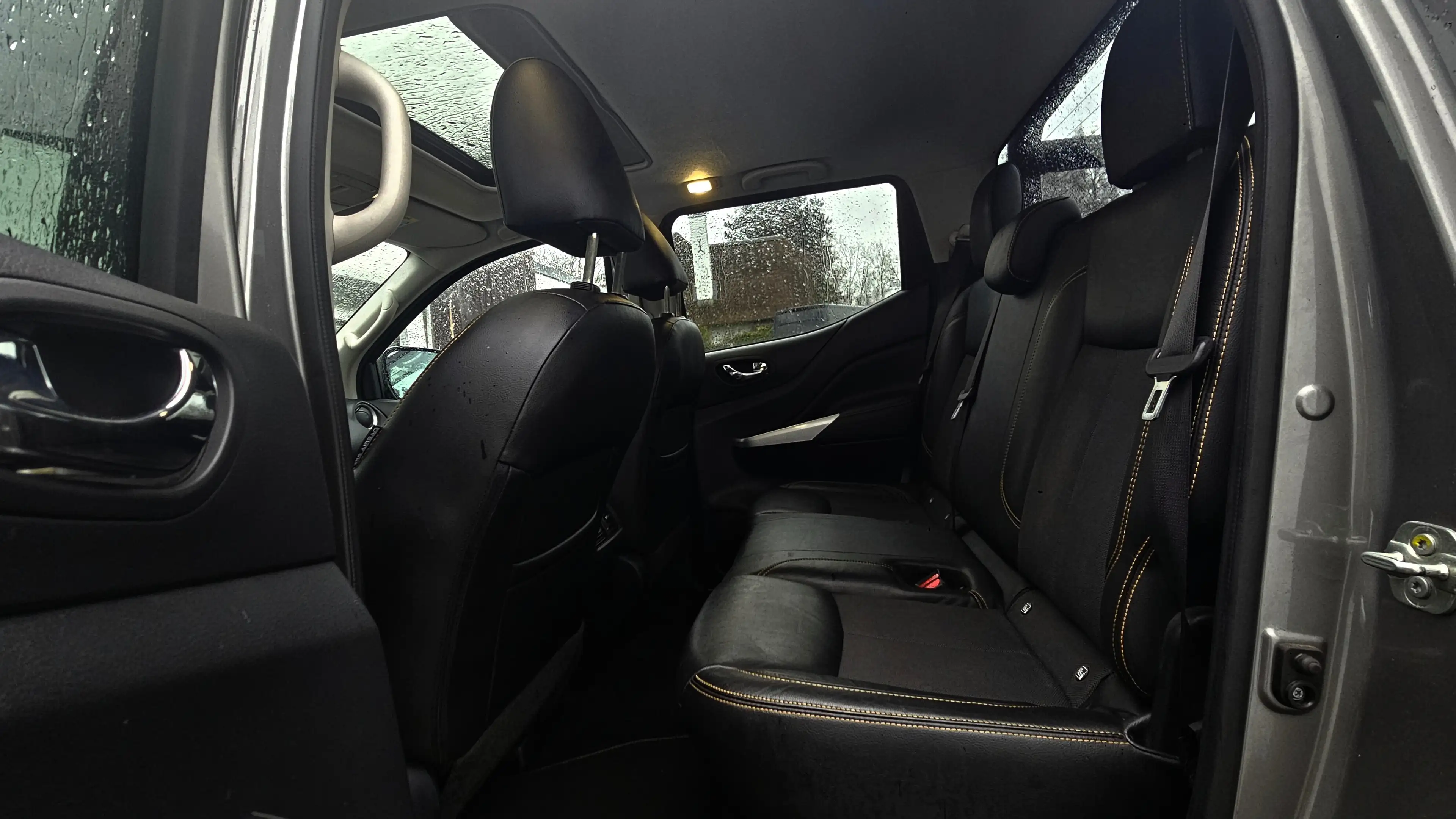Nissan Navara Black Edition N-GUARD * 26438 EX BTW / HTVA — photo 15