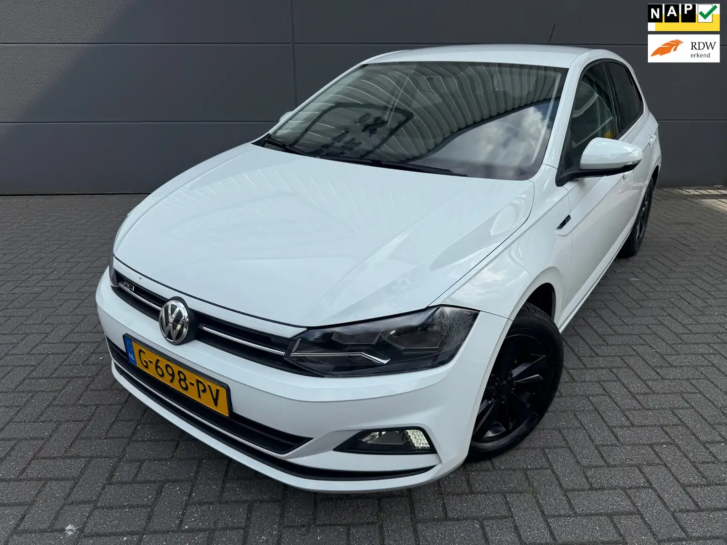 Volkswagen Polo 1.0 TSI R-LINE Business *CRUISE*APK*NAP*NAVI*CARPL Wit - 1