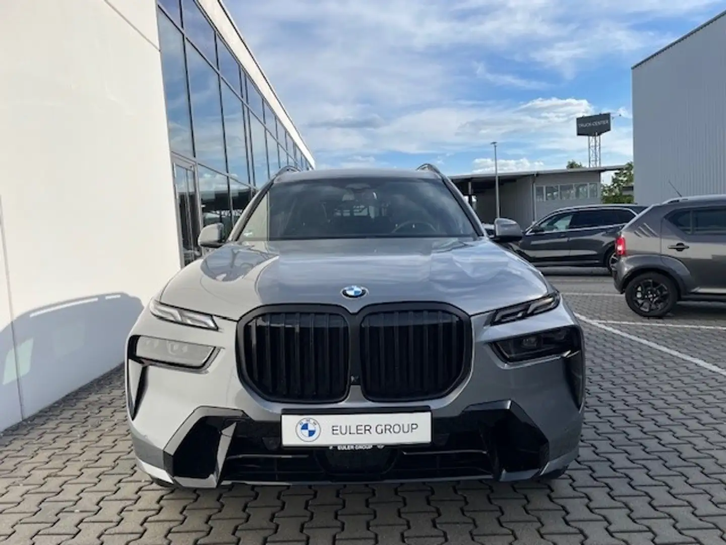 BMW X7 xDrive 40d Sportpaket HUD Luftfederung Niveau Stan Gris - 2