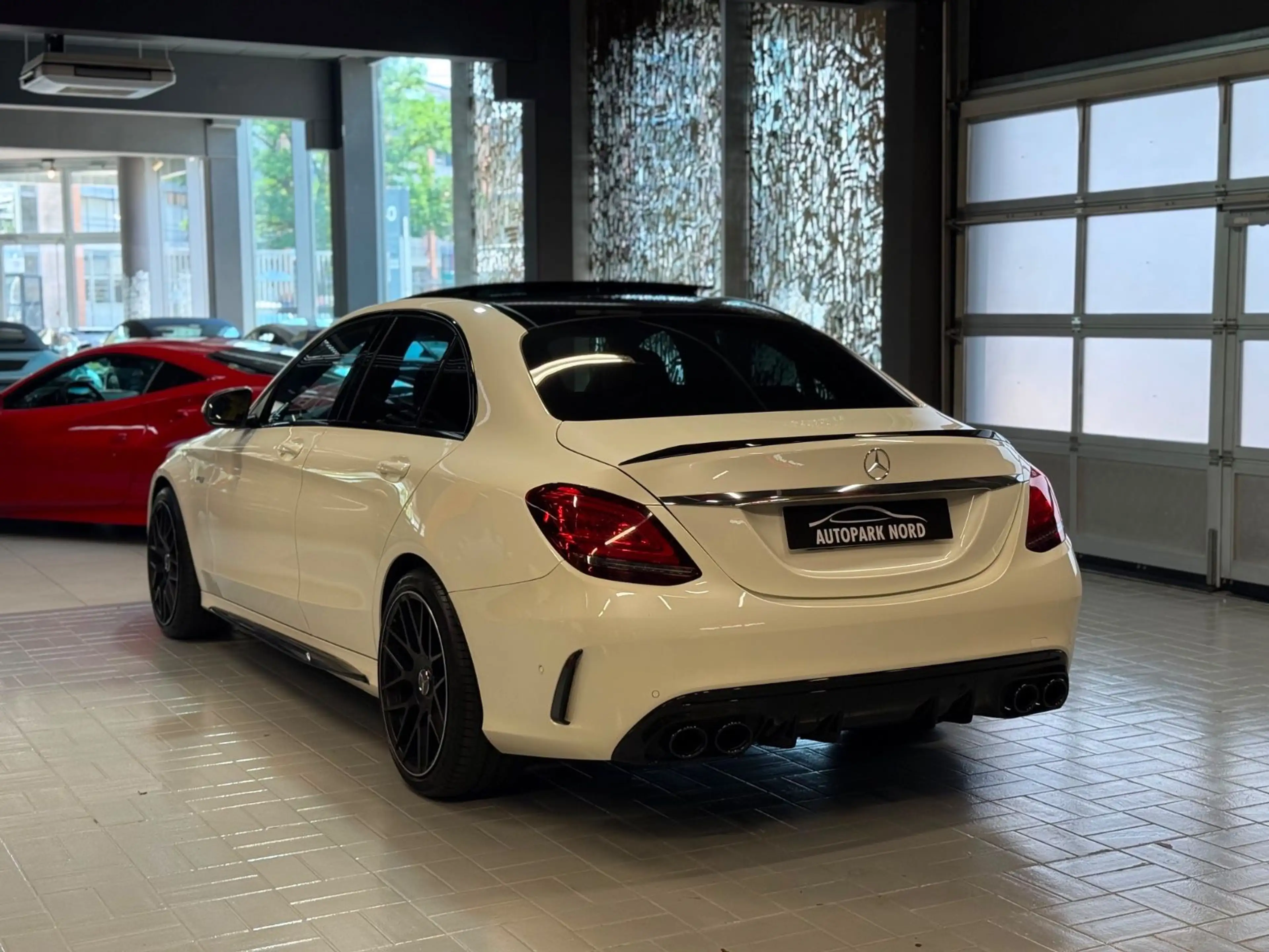 Mercedes-Benz C 43 AMG 4Matic Lim. LED~PANO~KAMERA~BURMESTER — photo 3