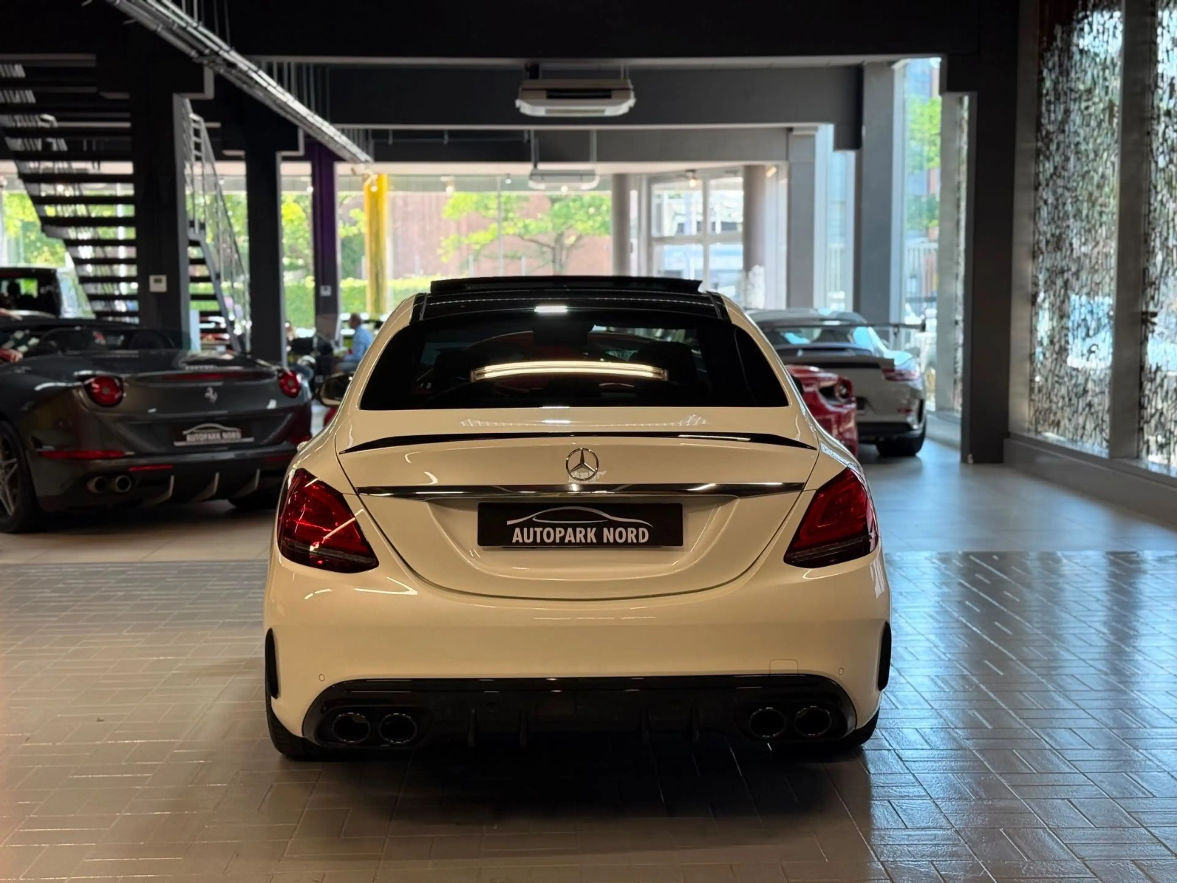 Mercedes-Benz C 43 AMG 4Matic Lim. LED~PANO~KAMERA~BURMESTER — photo 4