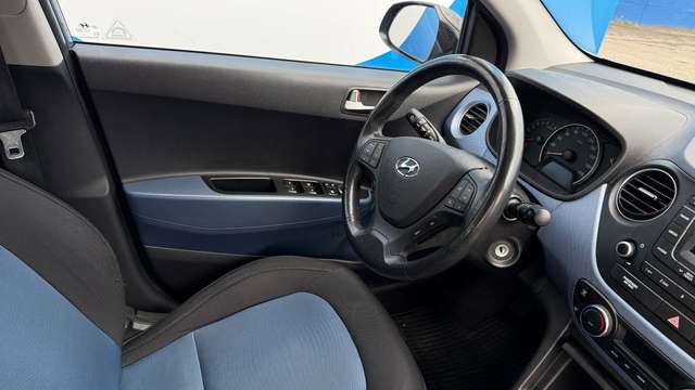 Hyundai i10 FIFA World Cup Edition,Klimaautomatik,Alu-F