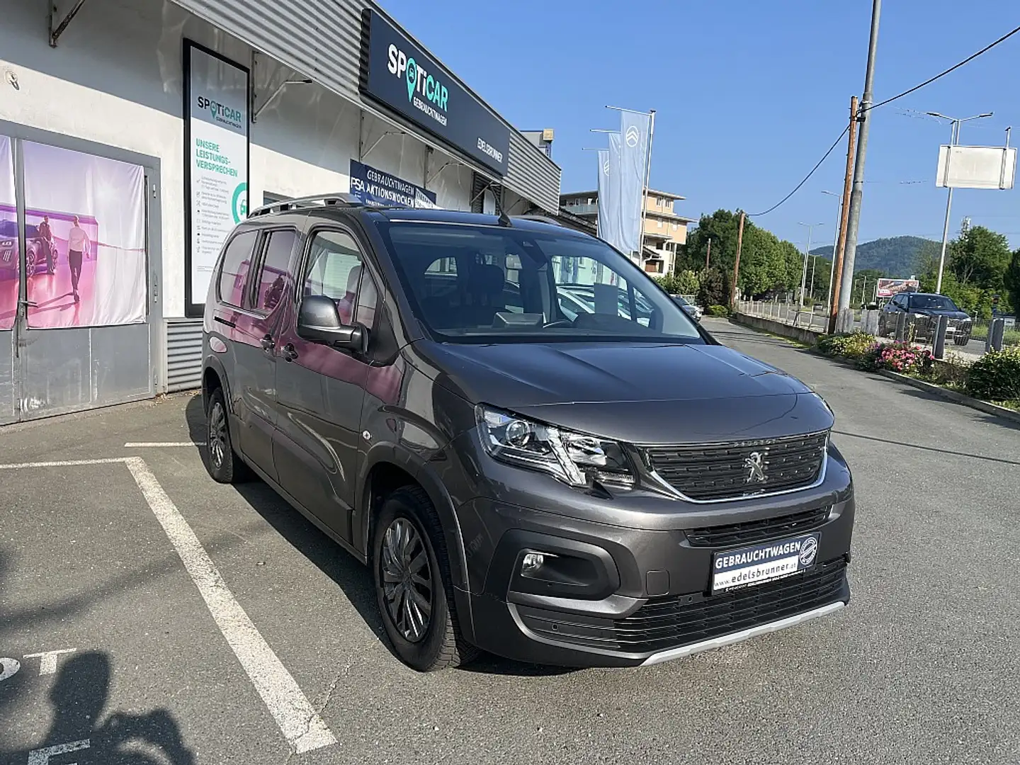 Peugeot Rifter 1,5 BlueHDI 130 S&S Allure Lang EAT8 Aut. Grau - 2