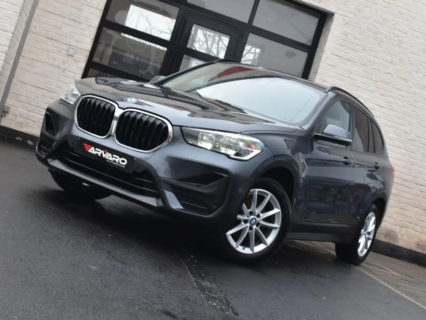 BMW X1 1.5iA sDrive18 Navi / Cruise / Camera / Garantie Gris - 1