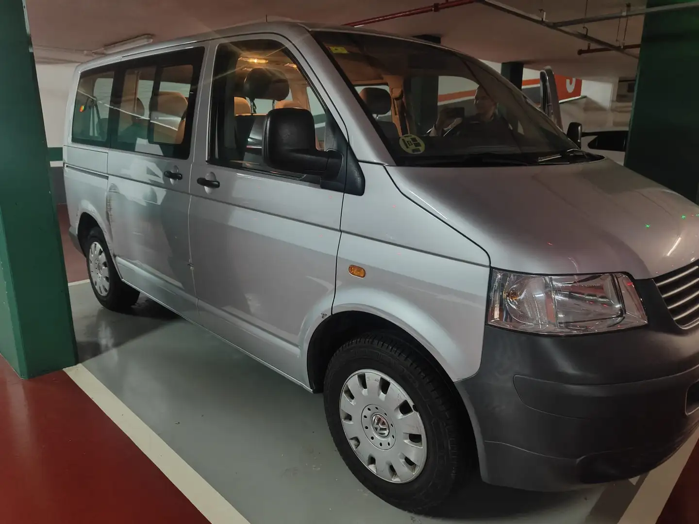 Volkswagen Transporter 2.5 corto Plateado - 2