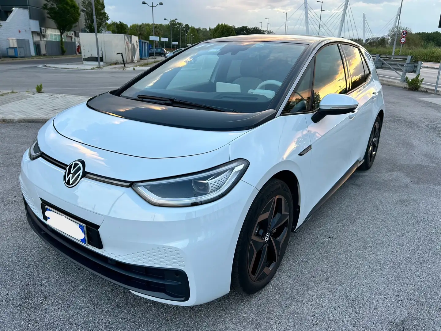 Volkswagen ID.3 77 kWh Tour 4p.ti Bianco - 1