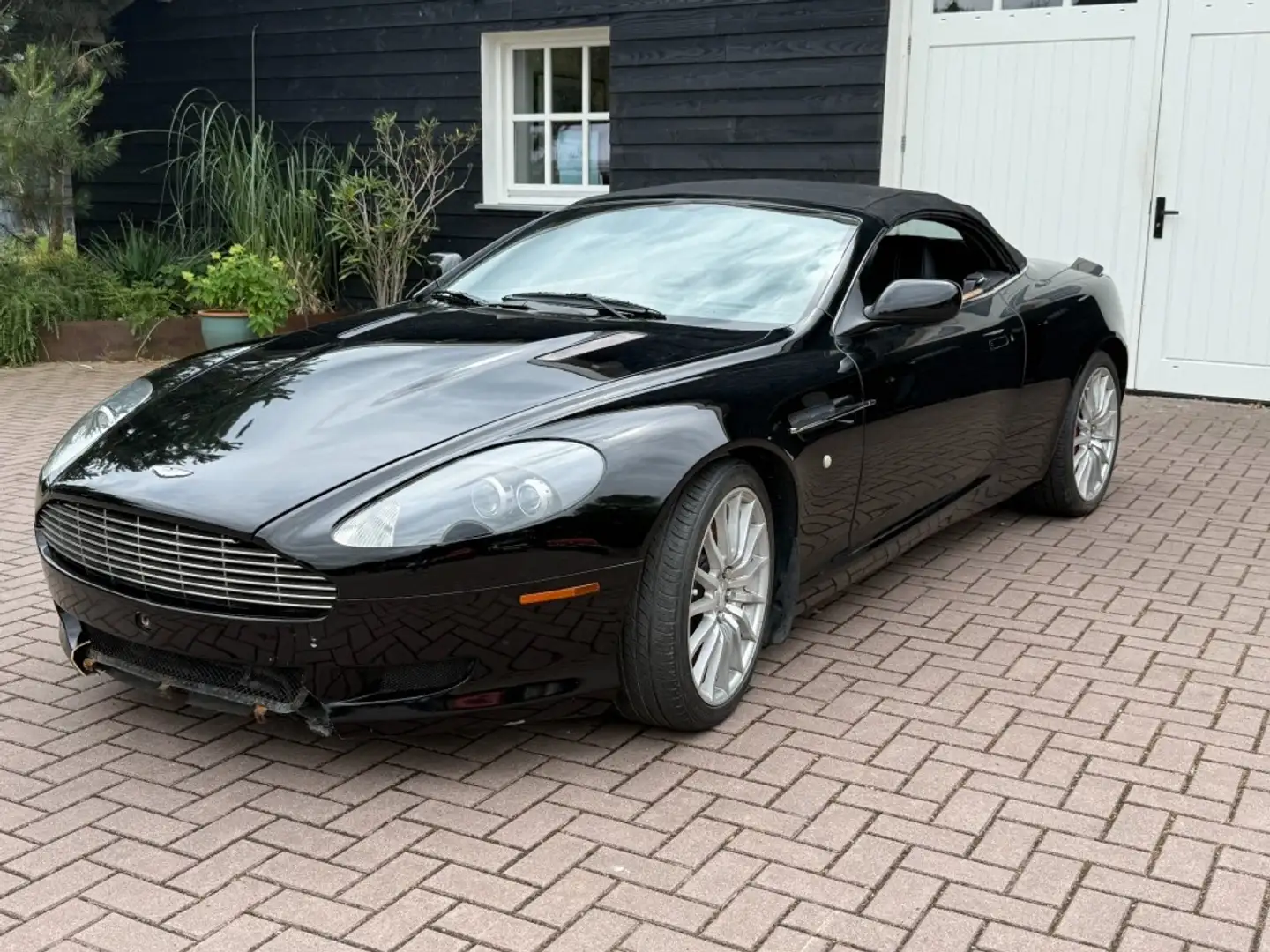 Aston Martin DB9 Volante Noir - 1