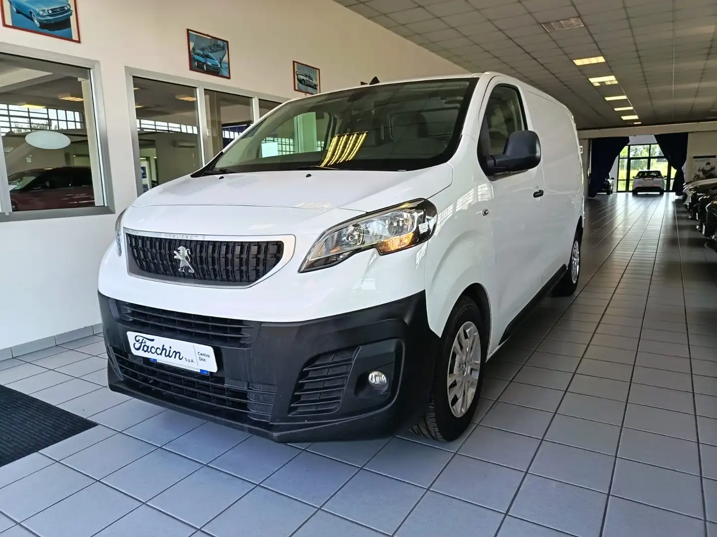 Peugeot Expert 2.0 Bhdi 122cv L2H1 Premium Long Білий - 1