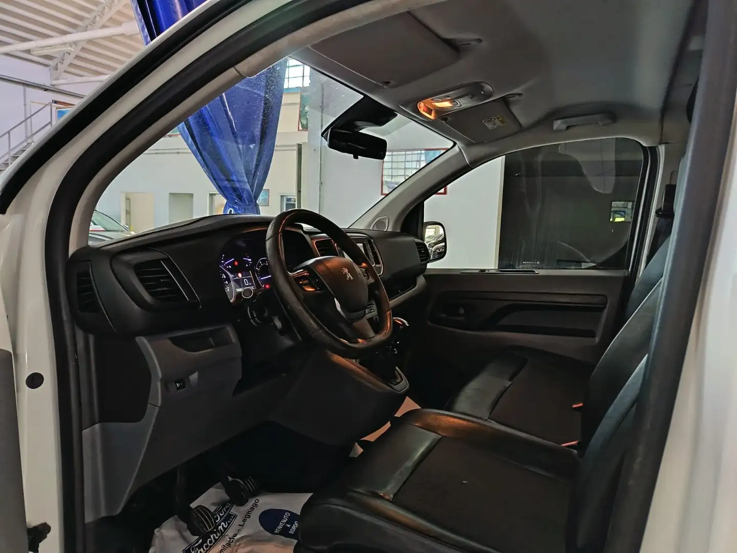 Peugeot Expert 2.0 Bhdi 122cv L2H1 Premium Long Білий - 2