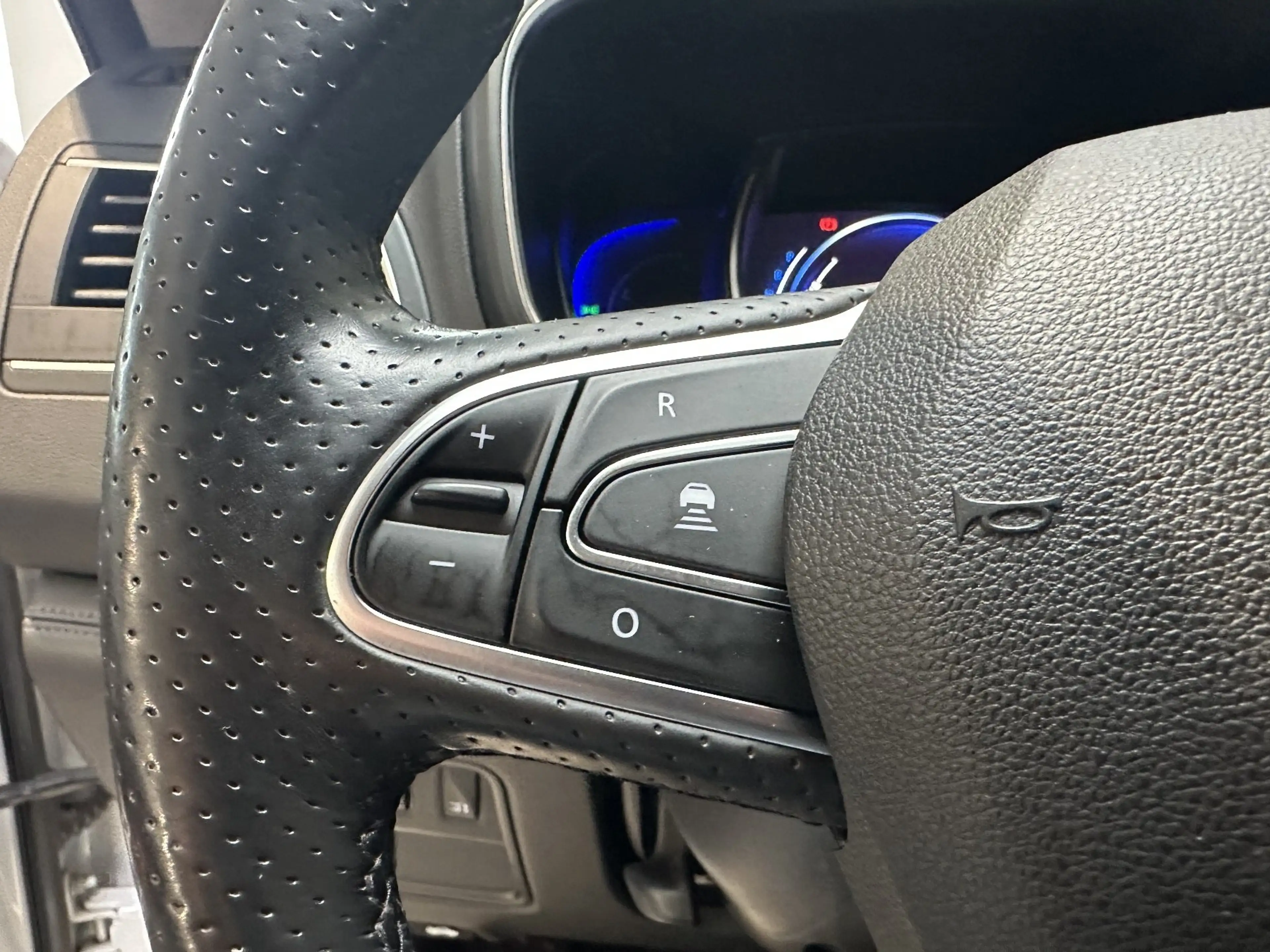 Renault Koleos INITIALE PARIS dCi 175 — photo 15