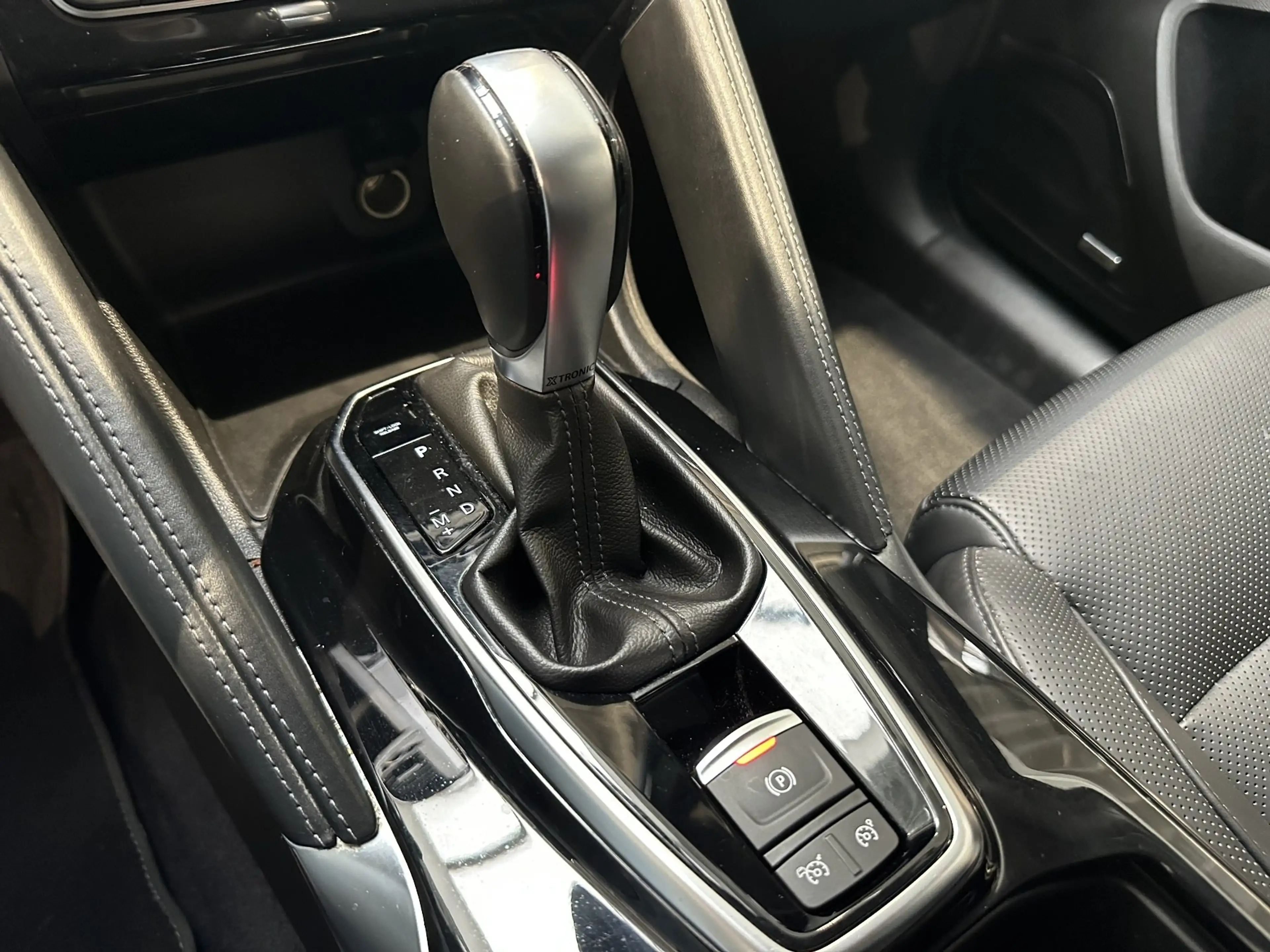 Renault Koleos INITIALE PARIS dCi 175 — photo 6
