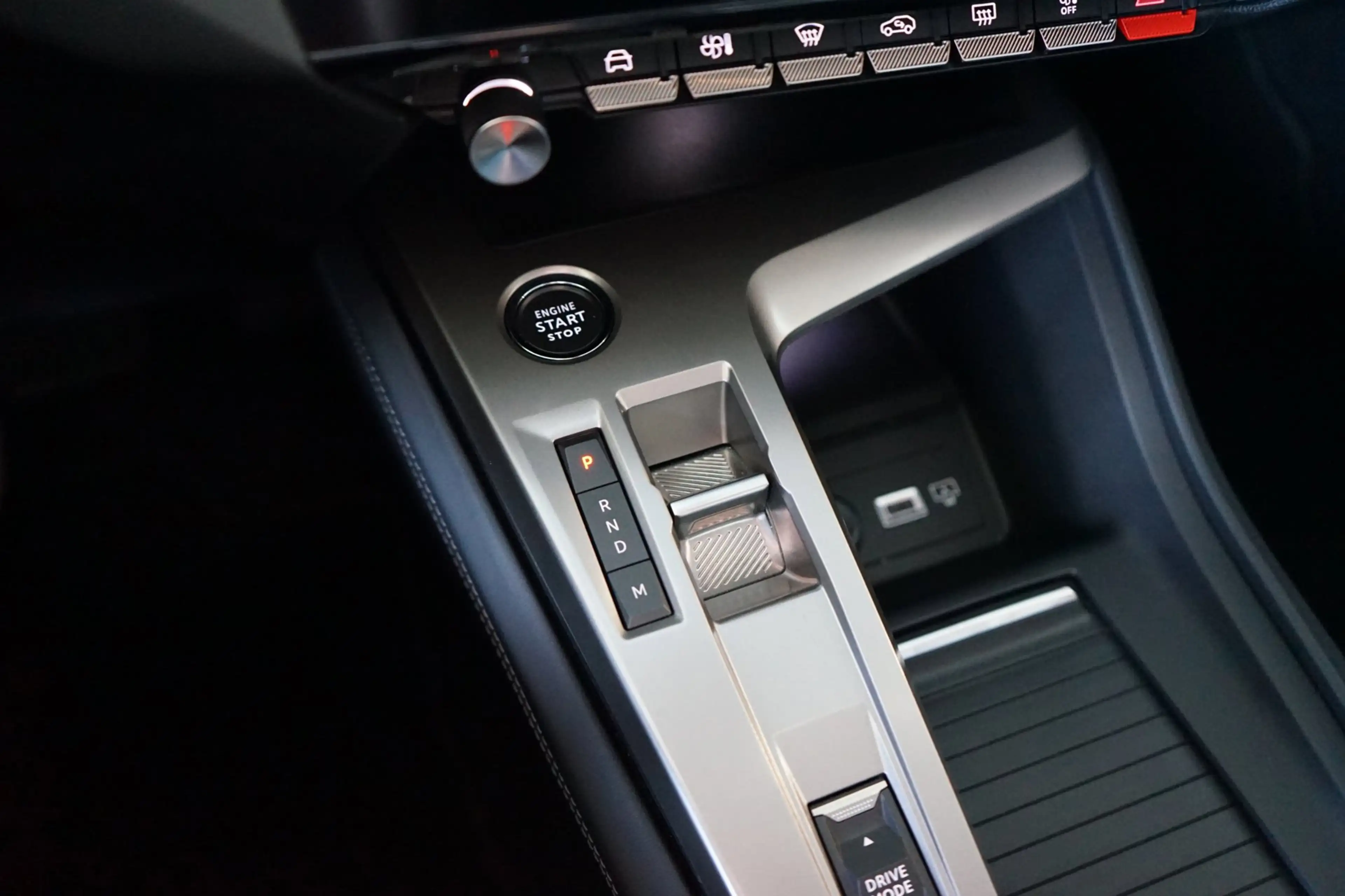 Peugeot 308 SW 1.2 PureTech Allure Pack Business 2023 | CAMERA — photo 10