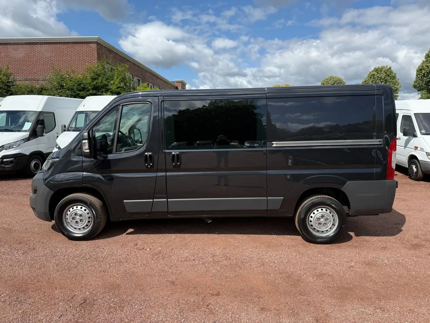 Peugeot Boxer 2.2 HDI L2H1 DC 2x Schuifdeur Navi / Airco / Cruis Zwart - 2