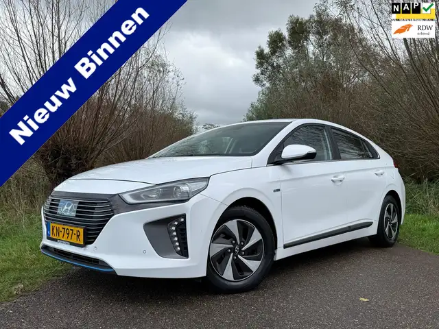 Hyundai IONIQ 1.6 GDi First Edition Automaat | 1e Eigenaar | Sch