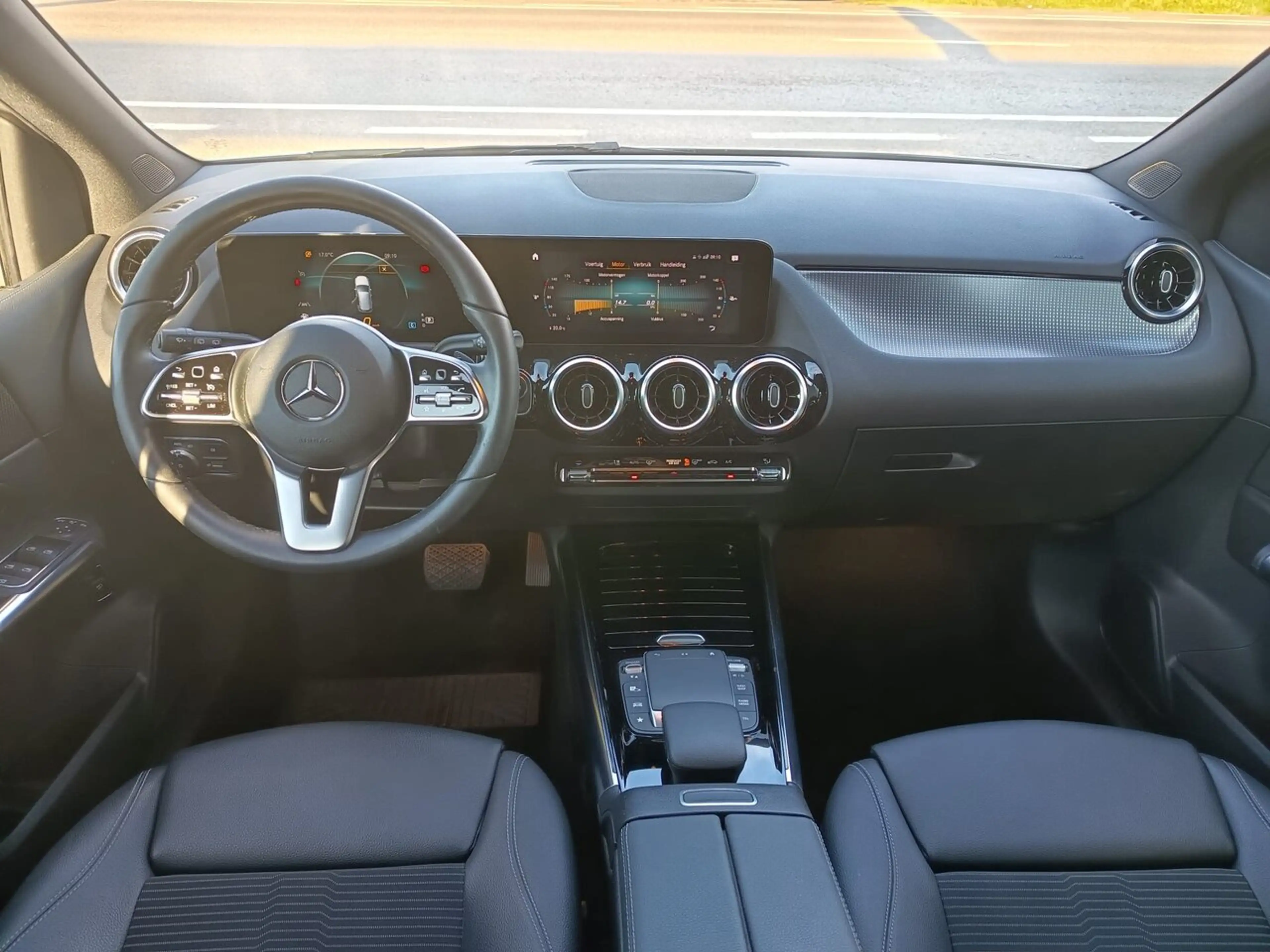 Mercedes-Benz B 200 AUTOMAAT / Elektr. Koffer / Camera / ... — photo 8