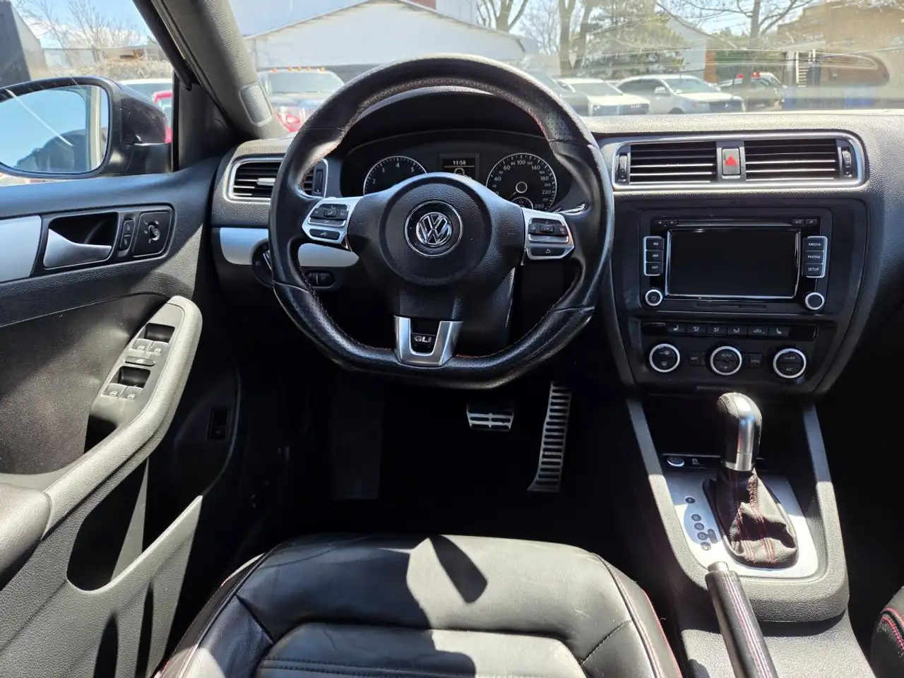 Volkswagen Jetta снимка Volkswagen Jetta