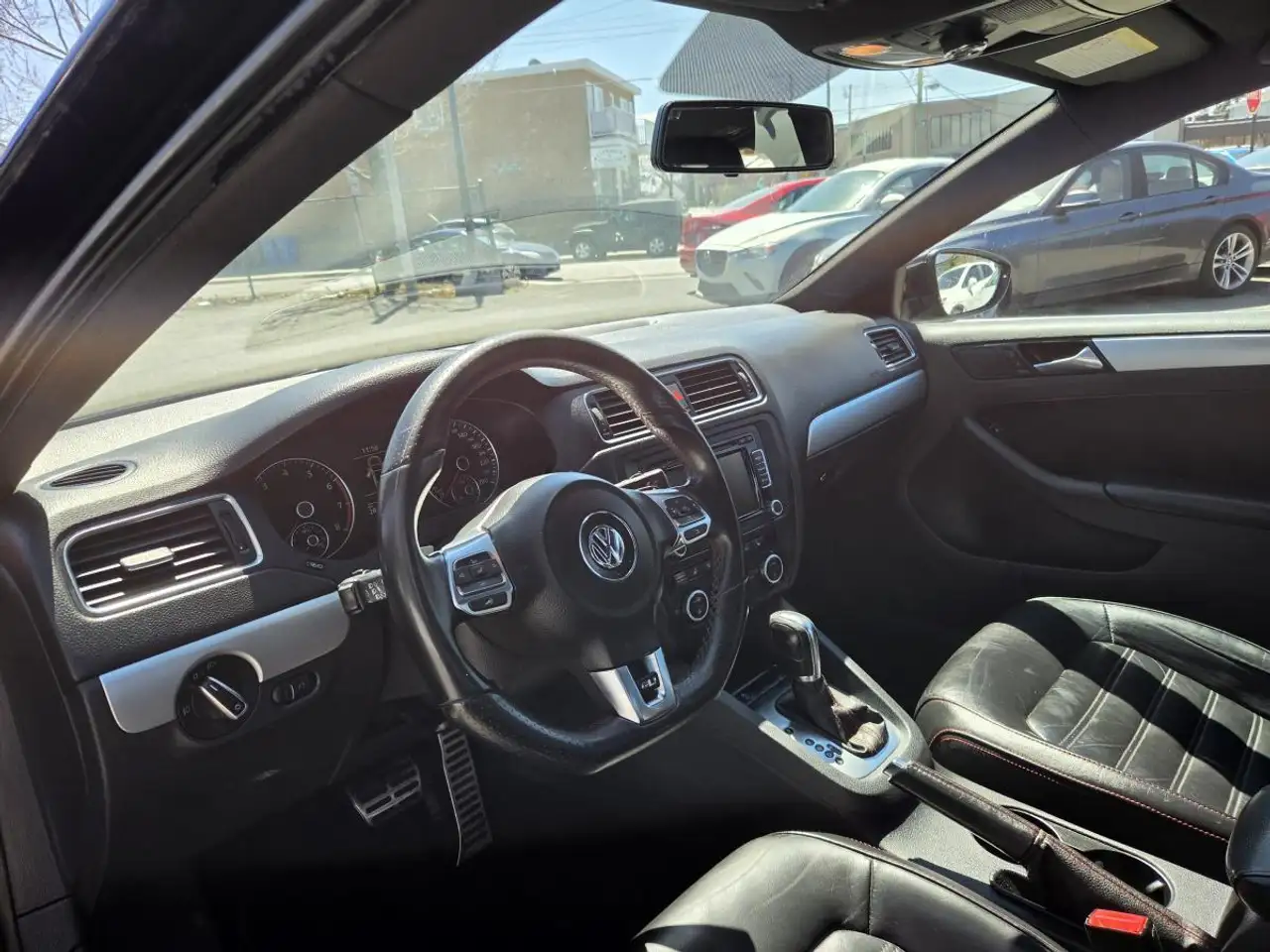 Volkswagen Jetta снимка Volkswagen Jetta